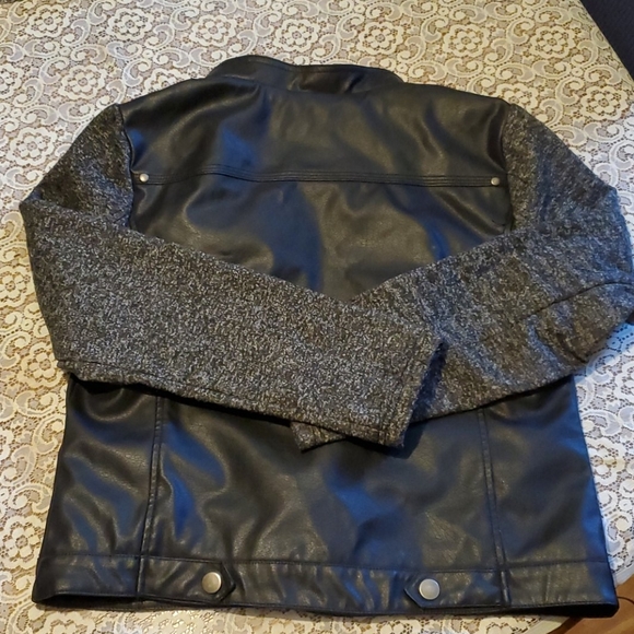 Jacket - Picture 2 of 5